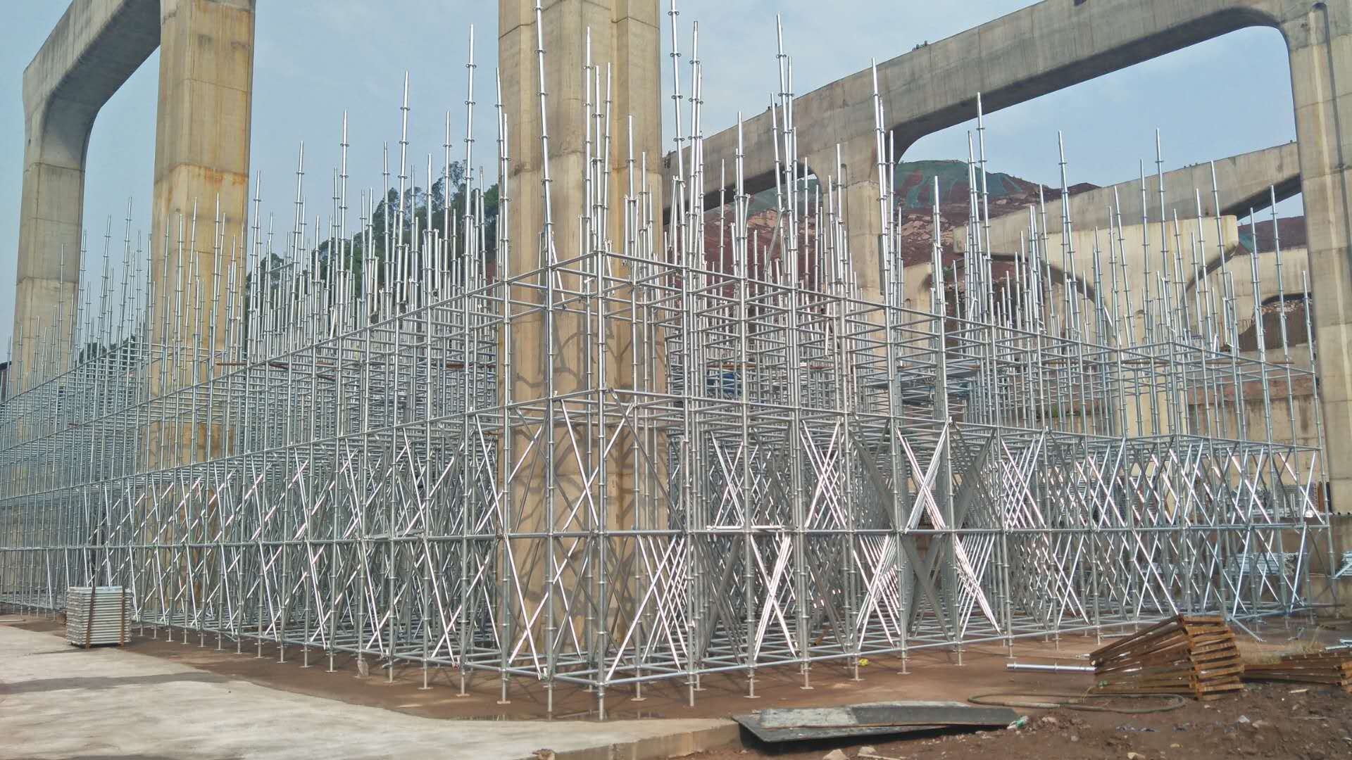 重庆脚手架-宜宾市盐坪坝长江大桥北岸天元路立交工程